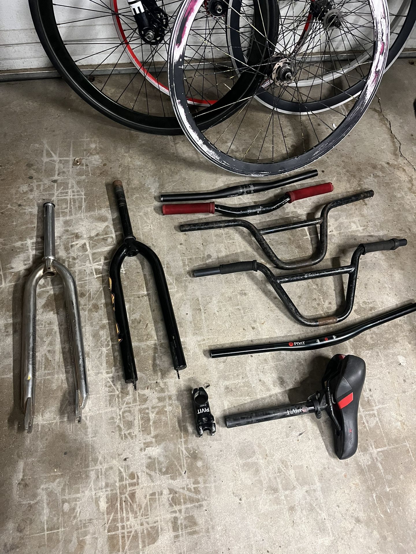 selling parts and selling the bike (Check description)