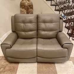 Flexsteel Electric Leather Recliner/loveseat