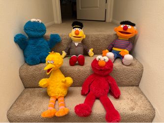 Kaws x Sesame Street Plush Set