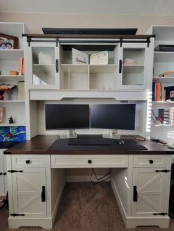 Desk w/2 power outlets and  USB ports