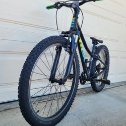 TREK PRECALIBER mountain bike.  Good for age from 8 to 12 year.  24 tires. 8 speed. 12" ALUMINUM frame. 