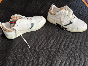 Men’s size 10 Low-Top Sneakers