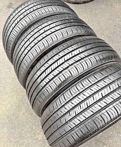 205/55/16 vendo set de Tires xon 80% de vid slas 4