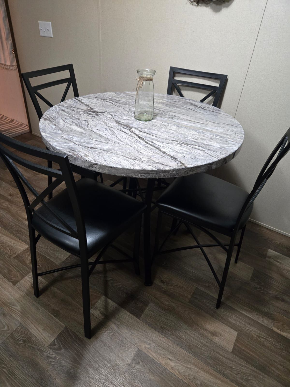 Dining Room Marble Table Good Conditions