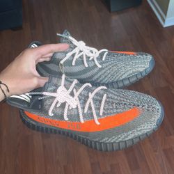 Yeezy Carbon Beluga Boost 350 V2 Size 11.5