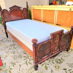 Beautiful Twin Bed With Mattress 