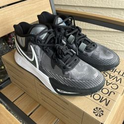 Nike Kyrie 8 