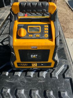 CAT CJ1000DCP Jump Starter Power Station