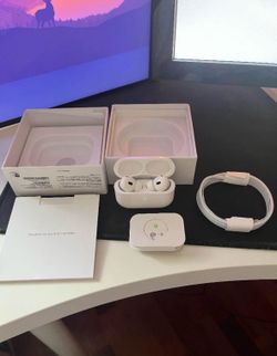 Apple AirPods Pro 2nd Gen – Excellent Condition