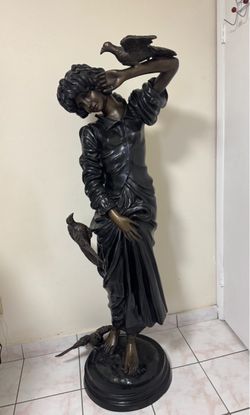 Figura de Bronce