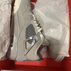 Jordan 4 Frozen Moments 