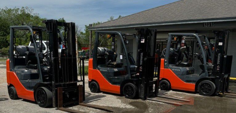 TOYOTA FORKLIFTS FOR SALE  5000LBS WAREHOUSE 