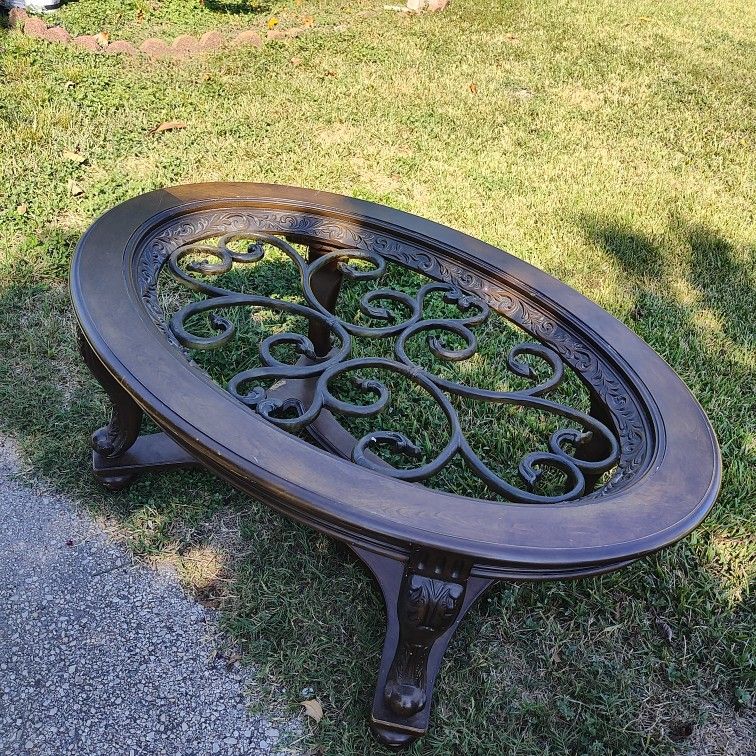 Ashley Norcastle Coffee Table Doesn't Have The Glass $10
