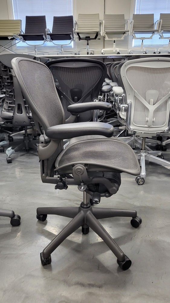 Office Chair Warehouse Sale: Save 30-90% on New & Used!