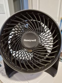 Table top fans
