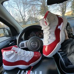 **SOLD**JORDAN 11 CHERRY SIZE 10.5