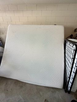 KING TEMPERPEDIC  with BOXSPRING