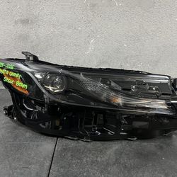 2025-2026 TOYOTA CAMRY RIGHT HEADLIGHT OEM USED
