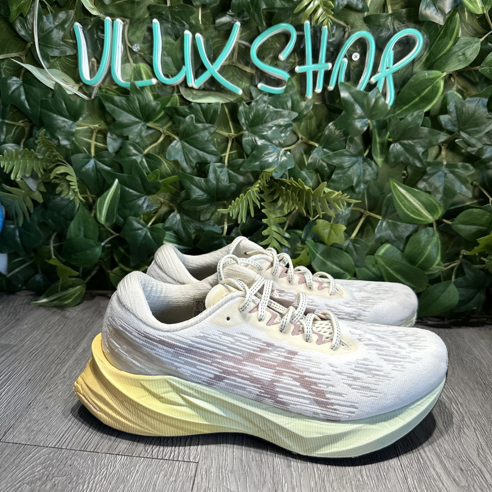 Asics Novablast 3 Mens Size 9.5 White Multicolor Athletic Running Shoes Sneakers