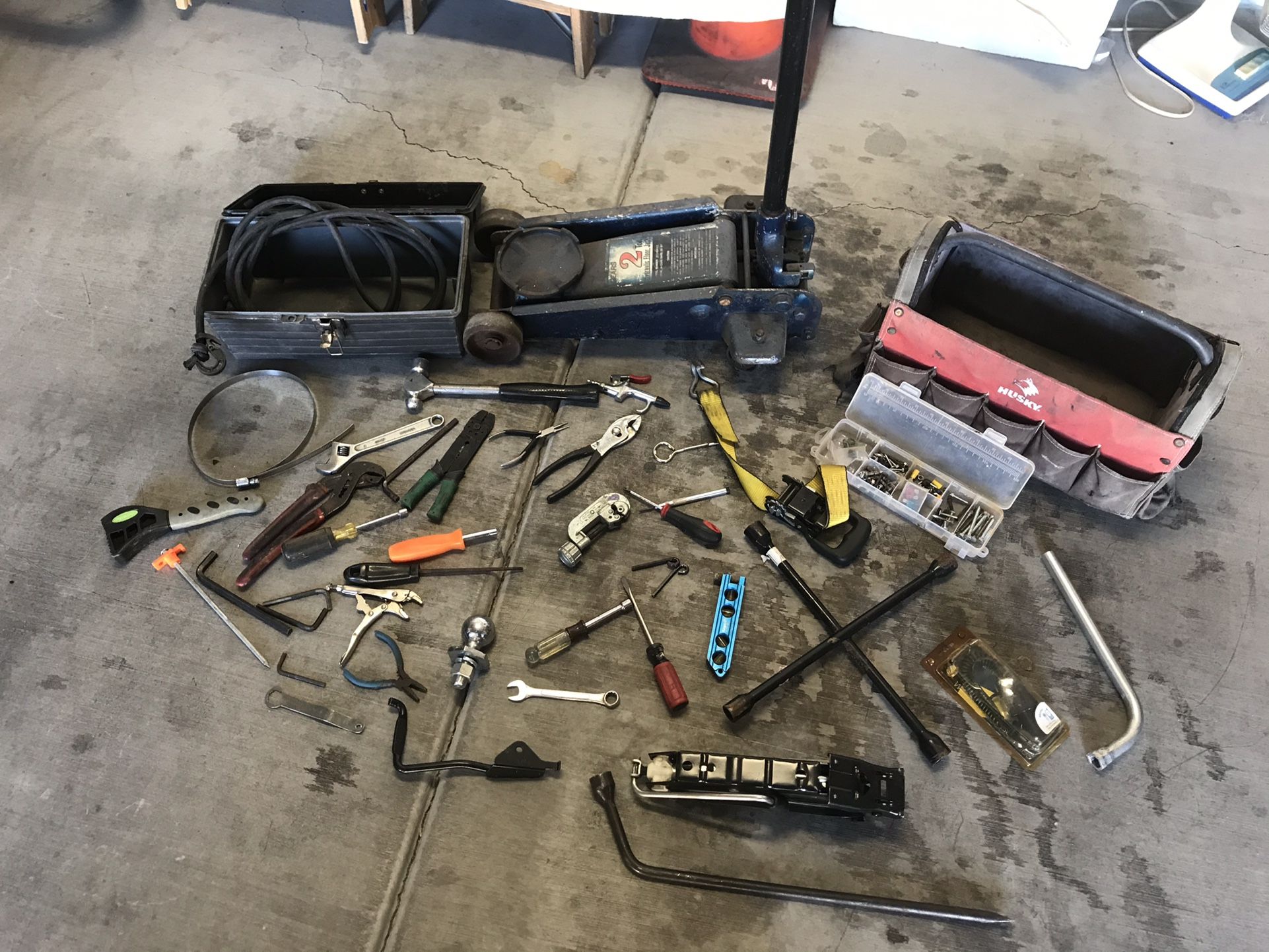 Hydraulic jack and tools for Sale in Las Vegas, NV OfferUp