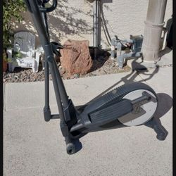 Gold's Gym Stride Trainer 380 Elliptical