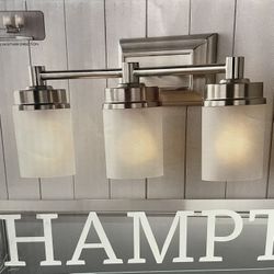 3-light vanity fixture 