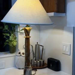 Vintage Large Onyx Lamp Perfect For a touch of accent in your home includes the Shade