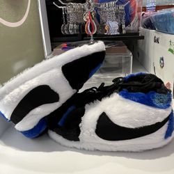 New! Nike/jordan Slippers  unisex  One Size Fits Most (Adults size 5-11)