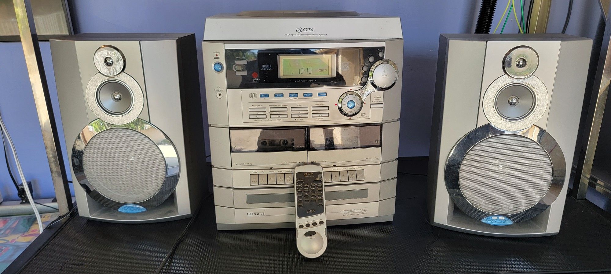 GPX 5 Compact Disc Home Stereo System w Turntable everything works