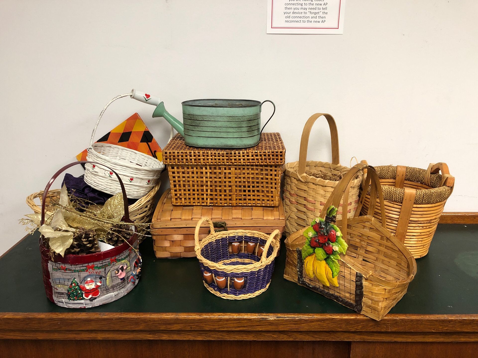 Baskets & containers