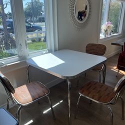 Dinning Table Retro