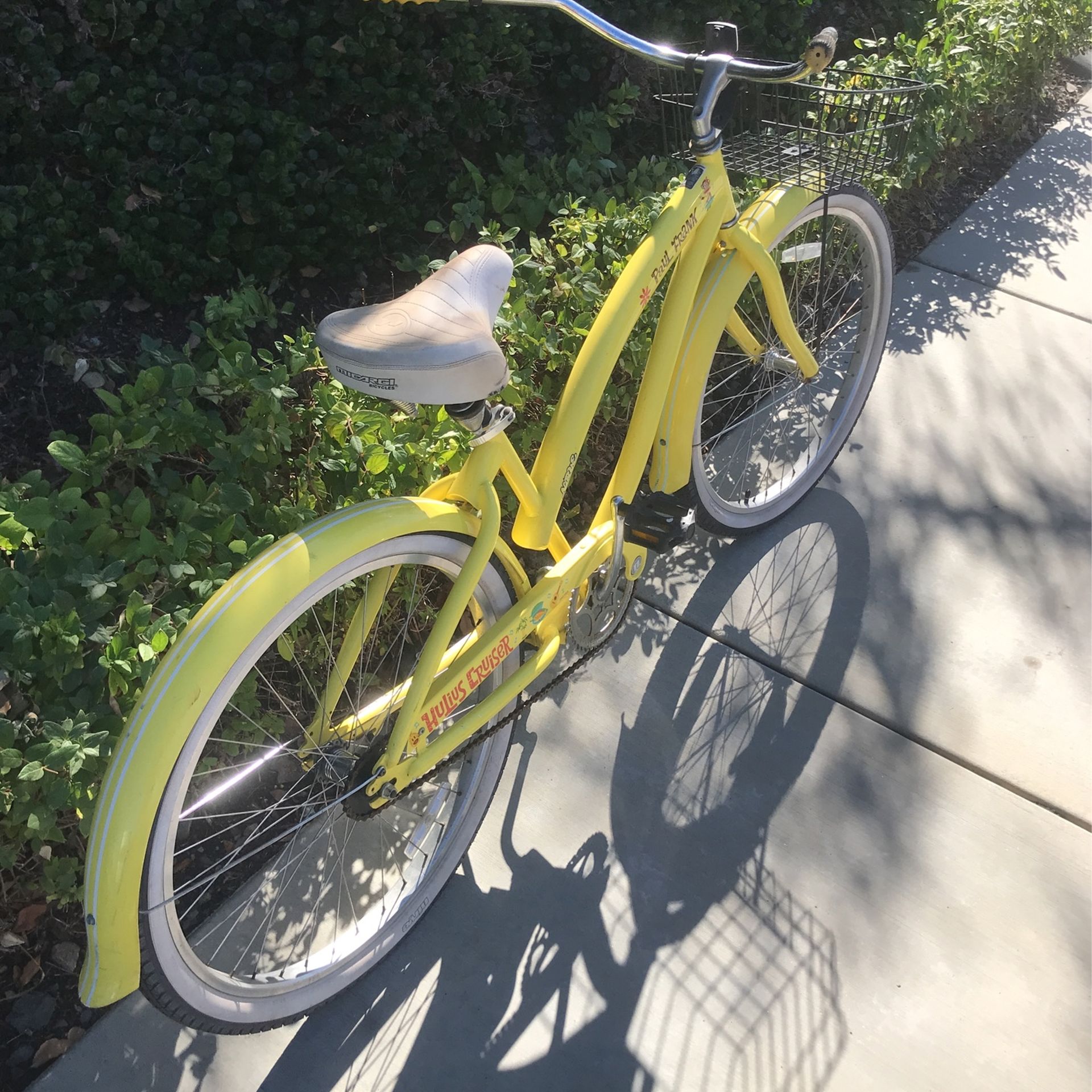 26” Nirve Paul Frank Ladies Yellow Beach Cruiser