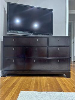 Mahogany 7 drawer dresser