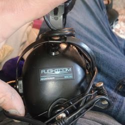 Flightcom Nighthawk 4DLX Aviation Headset – Works Great