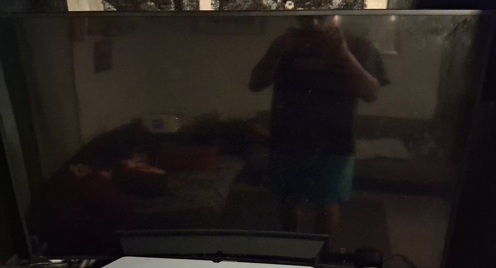 60in CURVE TV