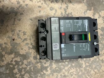 3 pole 100A breaker