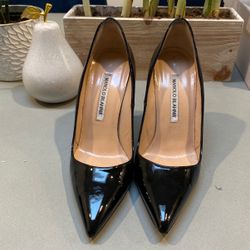 Manolo Blahnik Size 36 Or 6 Black Heels