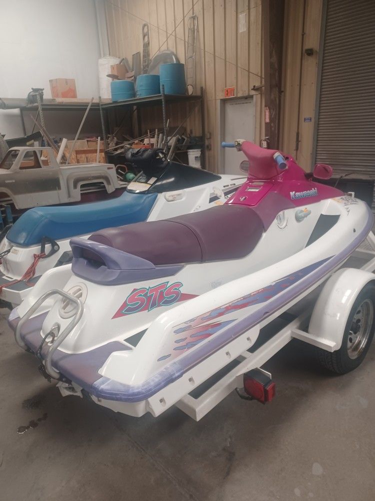 91 & 95 Jet Skis With Nice Trailer Pink Slips In Hand