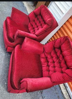 😍😍Comfortable. Affordable. Priced to go. $33 For Both 😍😍