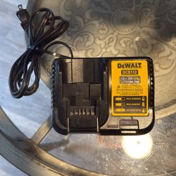 DeWalt DCB112 12v/20v MAX lithium Ion 