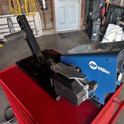 Miller S-74D Feeder Low Hours