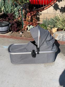Mompush bassinet
