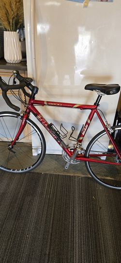 Trek 2200 Road Bike