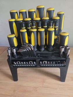 Screwdriver and bit set