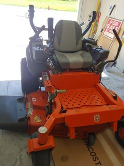 Husquva 54 Deck Automatic Mower for Sale in Zephyrhills, FL - OfferUp
