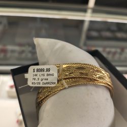 14k solid gold bagle 7 days breaclte 70.3 grams layway available 10%down if you interested please make sure you ask for Maribel thank you