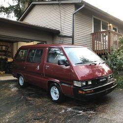 1987 Toyota Van—Runs but needs new ENGINE