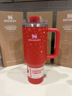 NEW Stanley Quencher H2.0 FlowState Tumbler 40 oz - Powder Pink Heart Gradient