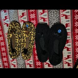Women's Slippers Size 7/8