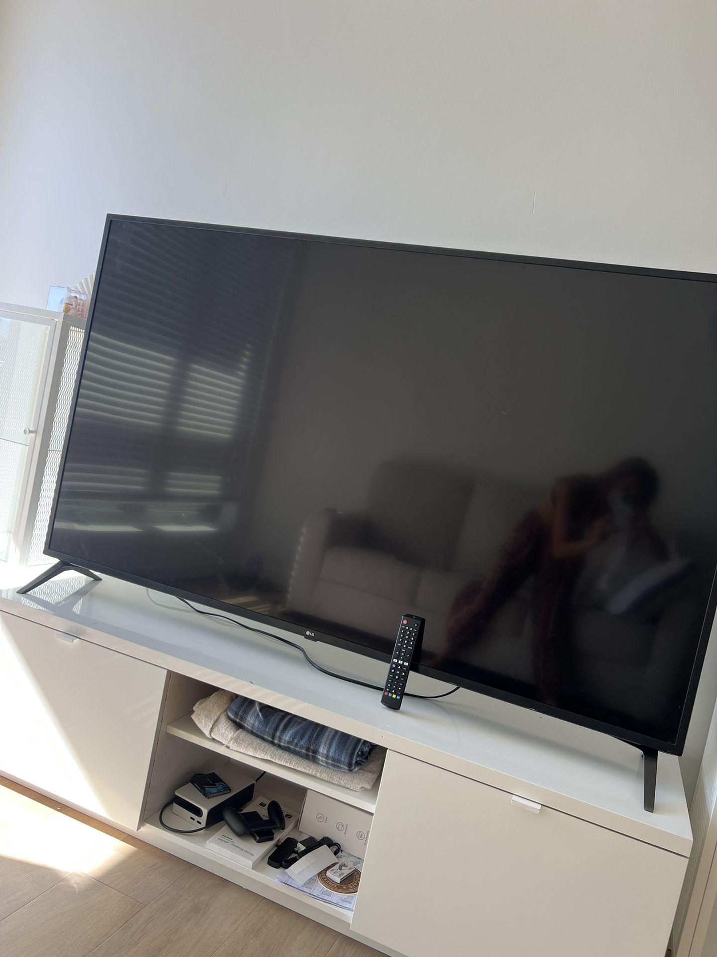 70in Samsung Smart LG TV
